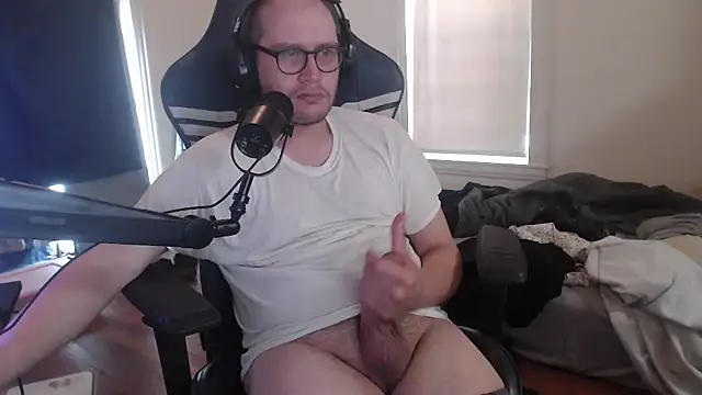 Snapshot of chicostick413 chatting on September 18, 2025, 3:36 pm chicostick413 online show from September 18, 2025, 3:36 pm