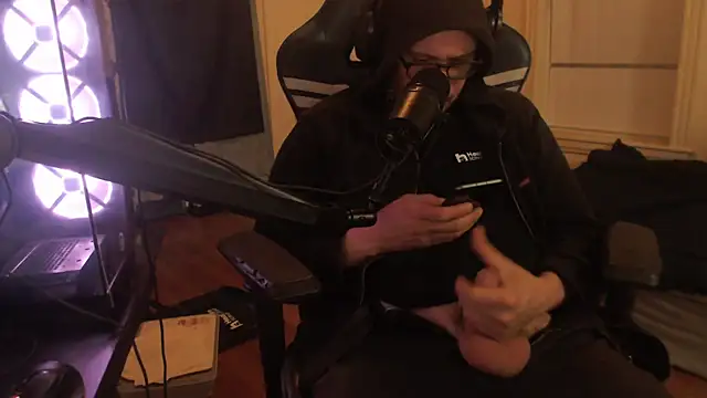 Snapshot of chicostick413 chatting on September 21, 2025, 11:50 pm chicostick413 online show from September 21, 2025, 11:50 pm