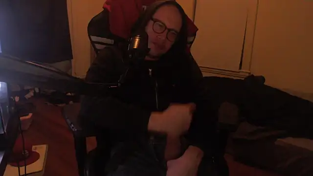 Snapshot of chicostick413 chatting on October 6, 2025, 7:39 am chicostick413 online show from October 6, 2025, 7:39 am