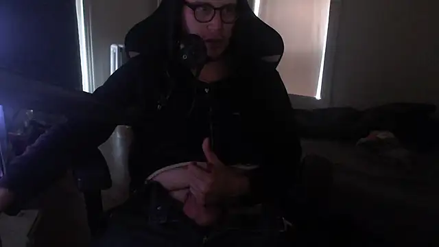 Snapshot of chicostick413 chatting on October 19, 2025, 5:35 pm chicostick413 online show from October 19, 2025, 5:35 pm