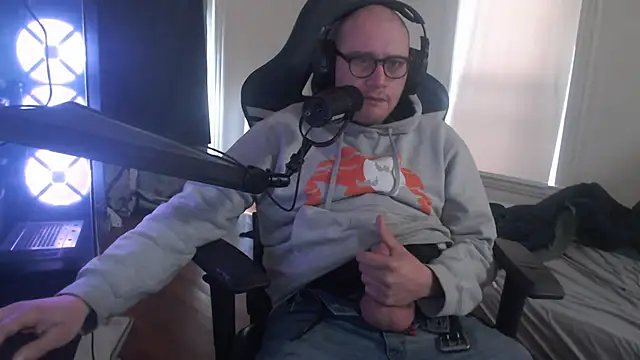 Snapshot of chicostick413 chatting on October 28, 2025, 2:53 pm chicostick413 online show from October 28, 2025, 2:53 pm