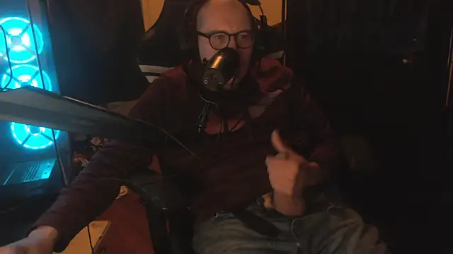 Snapshot of chicostick413 chatting on November 17, 2025, 12:27 am chicostick413 online show from November 17, 2025, 12:27 am