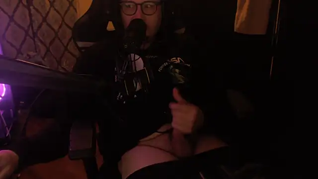 chicostick413 online show from February 10, 2026, 1:43 am