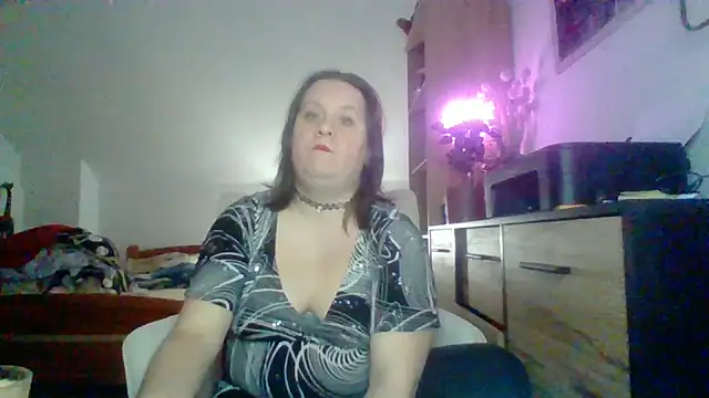ReifeVenna online show from October 20, 2025, 4:40 pm