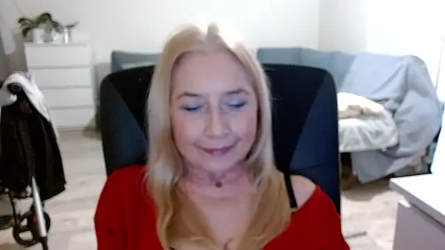 sofia xkiss online show from December 9, 2024, 10:54 am