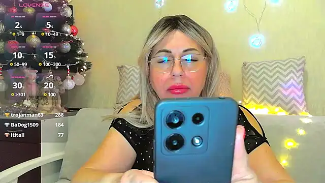 SusieNoreen online show from January 10, 2025, 1:32 am