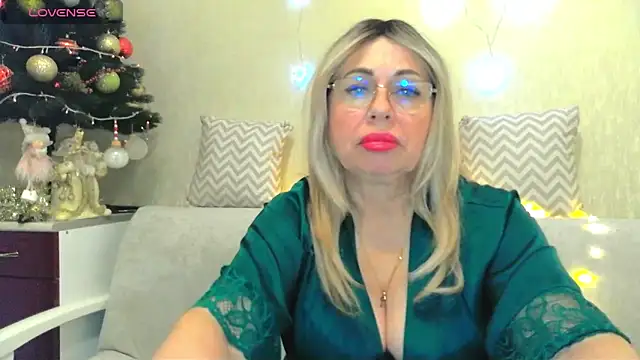 SusieNoreen online show from January 11, 2025, 12:12 am