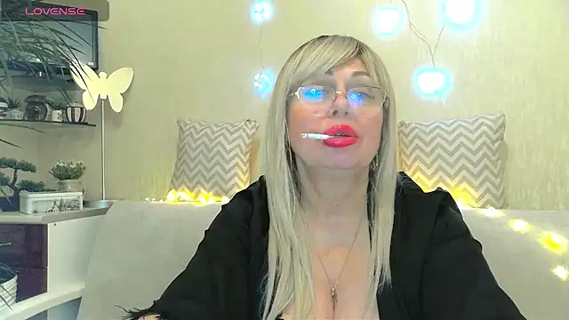 SusieNoreen online show from January 29, 2025, 7:46 am