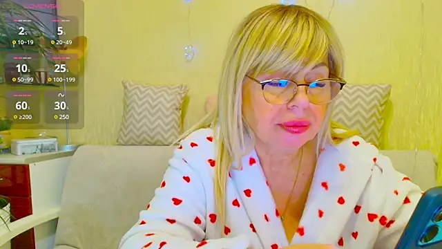 SusieNoreen online show from February 20, 2025, 4:07 am