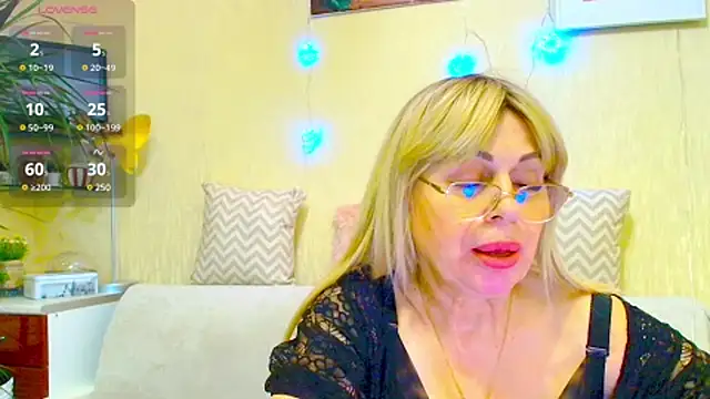 SusieNoreen online show from February 22, 2025, 4:07 am