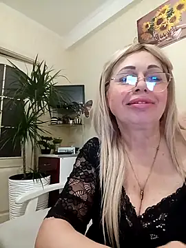 SusieNoreen online show from February 27, 2025, 4:09 am