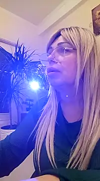 SusieNoreen online show from March 3, 2025, 8:38 am