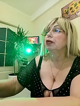 SusieNoreen online show from March 5, 2025, 6:01 am