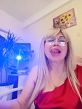 SusieNoreen online show from March 8, 2025, 12:33 am