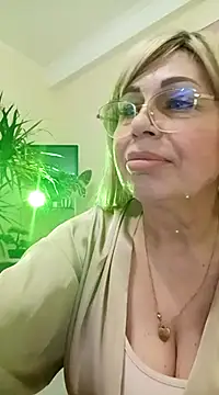 SusieNoreen online show from March 8, 2025, 6:43 am