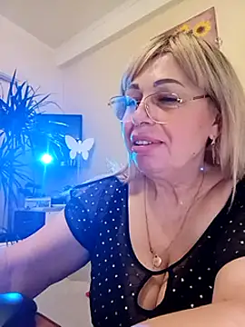 SusieNoreen online show from March 9, 2025, 4:16 am