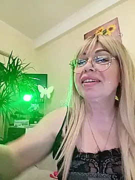 SusieNoreen online show from March 11, 2025, 12:44 am
