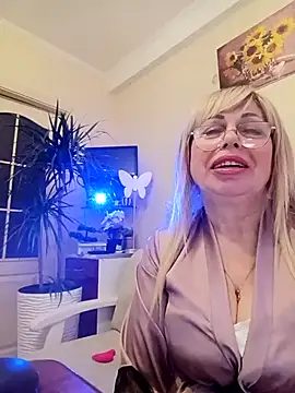 SusieNoreen online show from March 14, 2025, 1:16 am