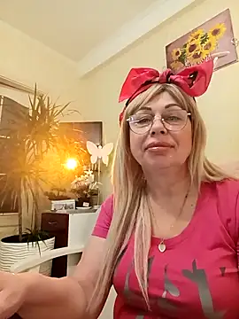 SusieNoreen online show from March 19, 2025, 2:16 am