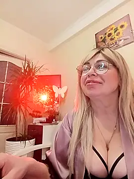 SusieNoreen online show from March 22, 2025, 1:22 am