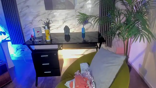 SofiaGomez420 online show from February 8, 2025, 9:46 am