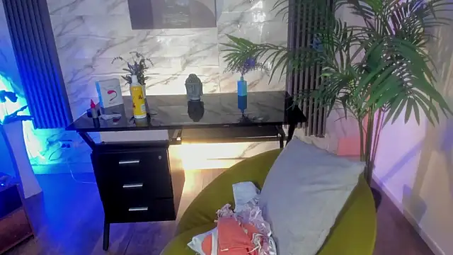 SofiaGomez420 online show from February 8, 2025, 12:50 pm