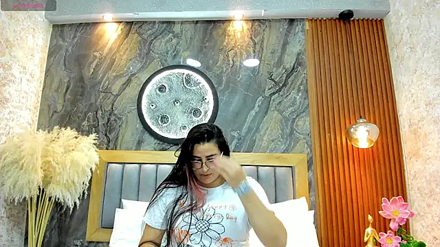 BellaPeers  online show from April 28, 2026, 10:42 am