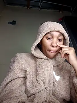 Snapshot of Shria107 chatting on October 13, 2025, 10:10 pm Shria107 online show from October 13, 2025, 10:10 pm