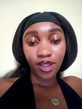 Snapshot of Shria107 chatting on October 25, 2025, 2:35 pm Shria107 online show from October 25, 2025, 2:35 pm