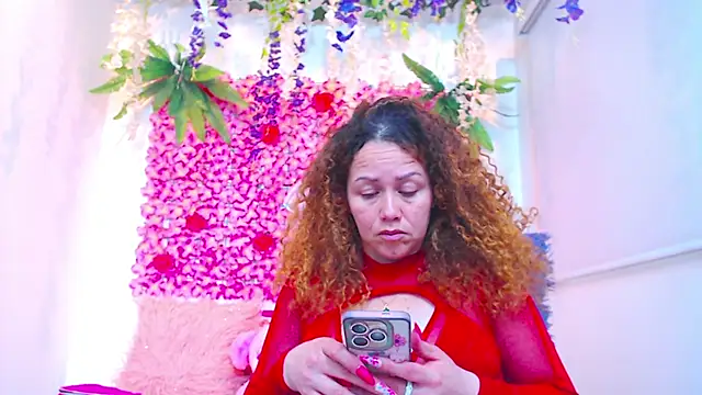 BLONDE SEXYHOT online show from November 26, 2025, 7:37 pm