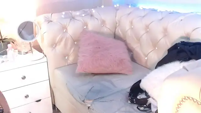 Barbie Fox online show from July 30, 2026, 12:53 am
