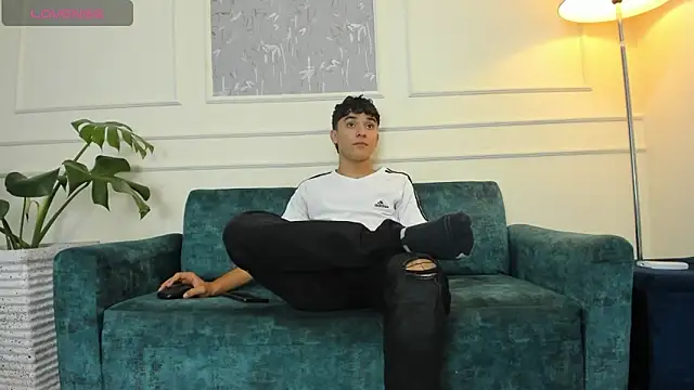 Austin Cardieff online show from January 7, 2025, 2:53 am