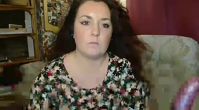 curvyisabella90 online show from February 12, 2025, 5:37 pm