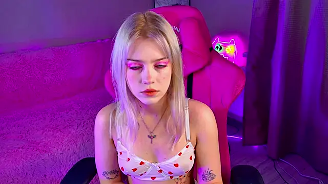 Shawty Blonde online show from February 4, 2025, 6:27 pm