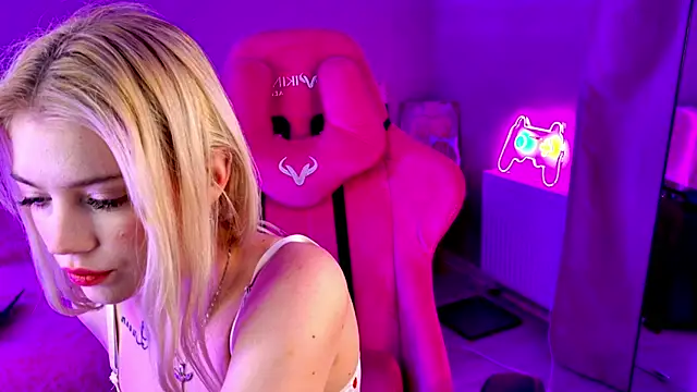 Shawty Blonde online show from February 28, 2025, 11:34 pm