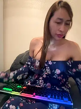 Snapshot of cieloadriano2024 chatting on September 17, 2025, 12:18 pm cieloadriano2024 online show from September 17, 2025, 12:18 pm