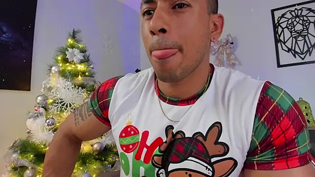 aaroncolombia online show from December 10, 2024, 1:22 pm