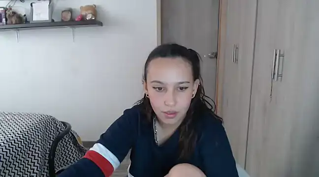 Skarlet Adams28 online show from December 11, 2024, 9:45 pm