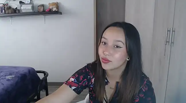 Skarlet Adams28 online show from December 26, 2024, 7:05 pm