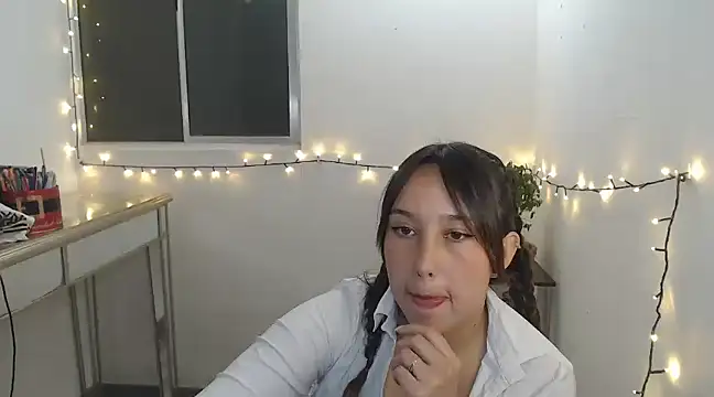 Skarlet Adams28 online show from January 24, 2025, 9:15 pm