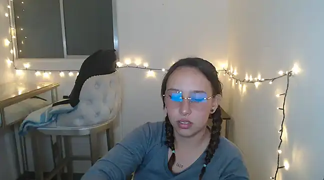 Skarlet Adams28 online show from February 1, 2025, 1:12 am