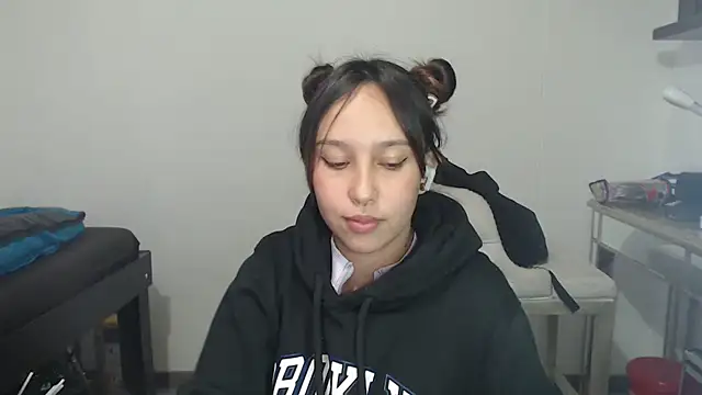 Skarlet Adams28 online show from February 7, 2025, 2:40 am