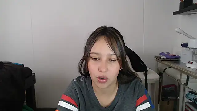 Skarlet Adams28 online show from March 8, 2025, 5:11 pm