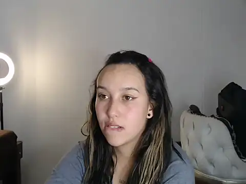 Skarlet Adams28 online show from March 13, 2025, 12:48 am