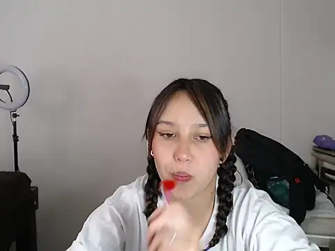 Skarlet Adams28 online show from March 14, 2025, 9:21 pm