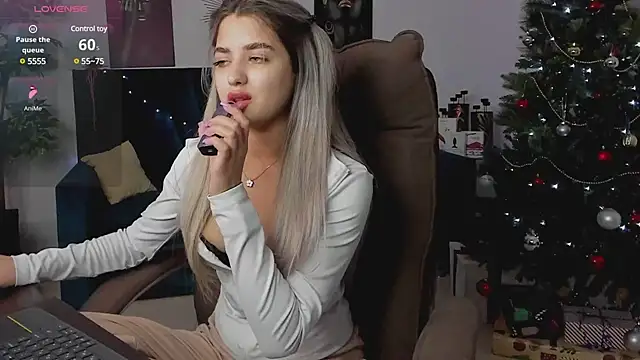 CharleneWoods online show from December 20, 2024, 7:12 am