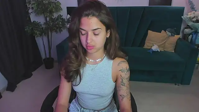 Snapshot of CharleneWoods chatting on September 20, 2025, 2:18 pm CharleneWoods online show from September 20, 2025, 2:18 pm