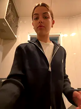 Snapshot of CharleneWoods chatting on October 9, 2025, 4:54 am CharleneWoods online show from October 9, 2025, 4:54 am