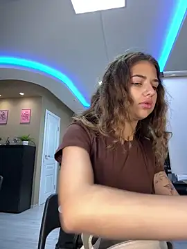 Snapshot of CharleneWoods chatting on October 11, 2025, 2:37 pm CharleneWoods online show from October 11, 2025, 2:37 pm