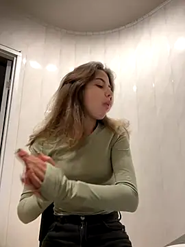 Snapshot of CharleneWoods chatting on October 15, 2025, 4:56 am CharleneWoods online show from October 15, 2025, 4:56 am